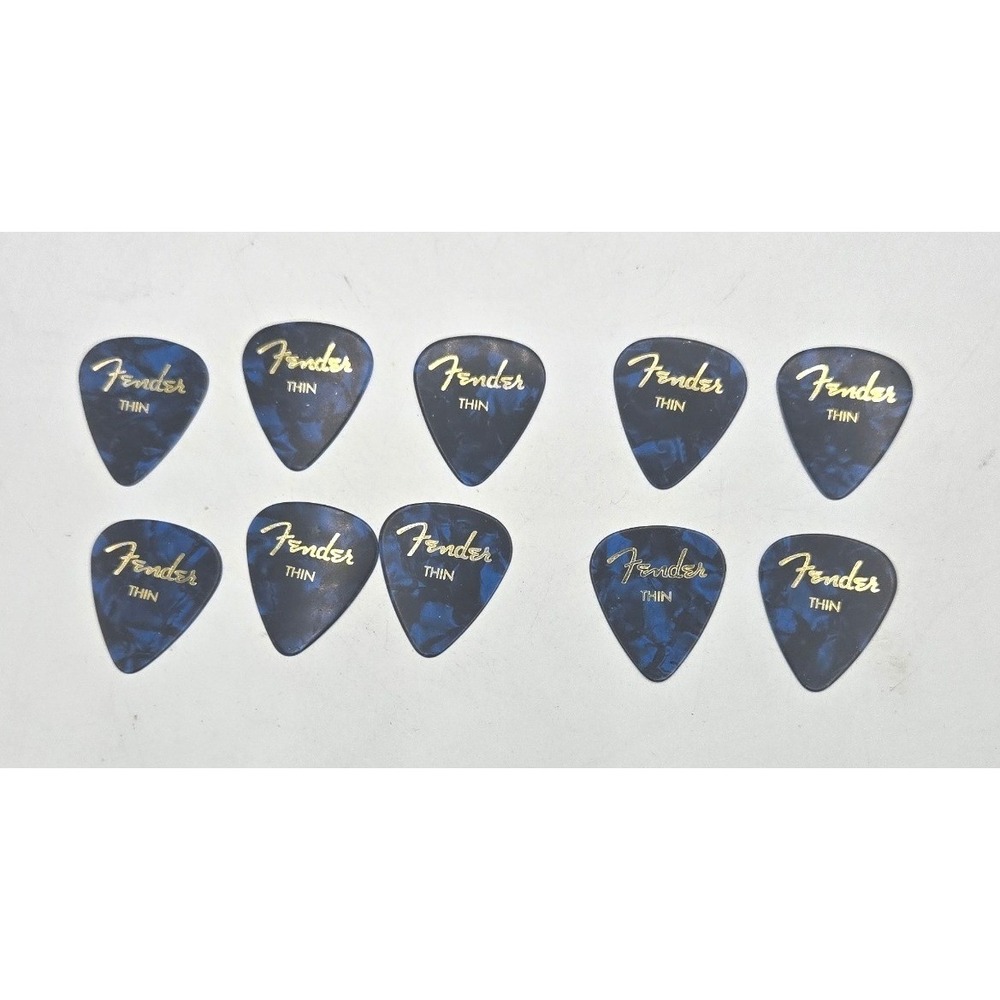 Fender Thin Guitar Picks 10 Pack Assorted Colors & Designs With‎ Storage Case